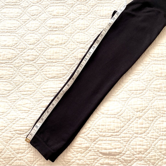 Spanx Slimming Seamless Cropped High Rise Black Leggings Size Small - Picture 7 of 11